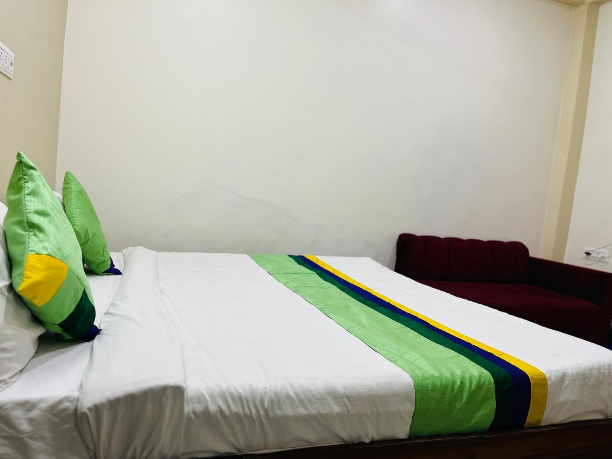 Hotel Premium Grand Fully Air Condition And Spacious Room Top Rated And Most Luxury Hotel Near Taj Mahal Agra  Exterior photo