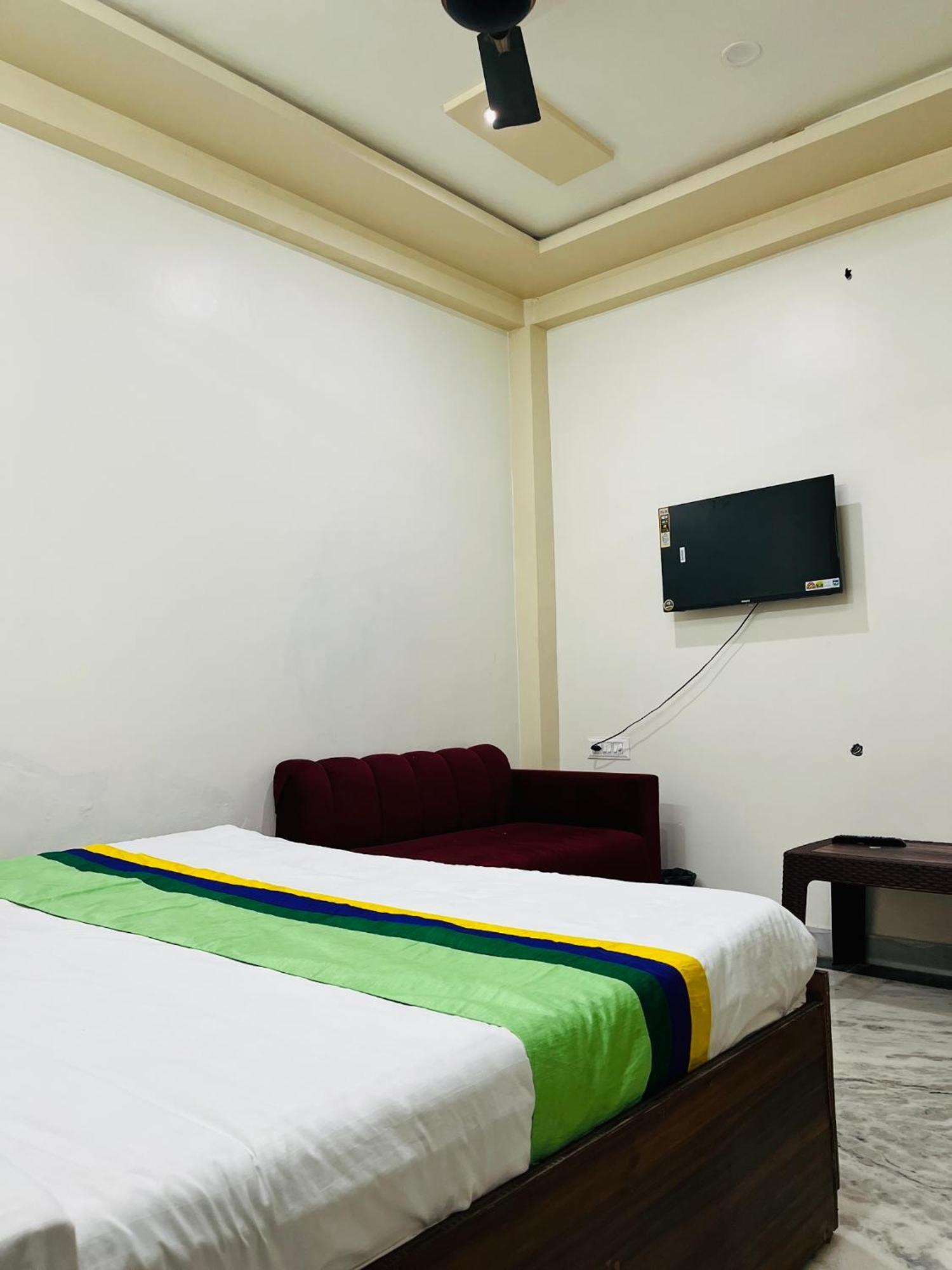 Hotel Premium Grand Fully Air Condition And Spacious Room Top Rated And Most Luxury Hotel Near Taj Mahal Agra  Exterior photo